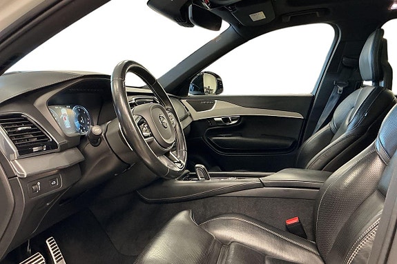 Volvo XC90 13 of 26
