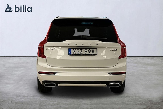 Volvo XC90 8 of 26