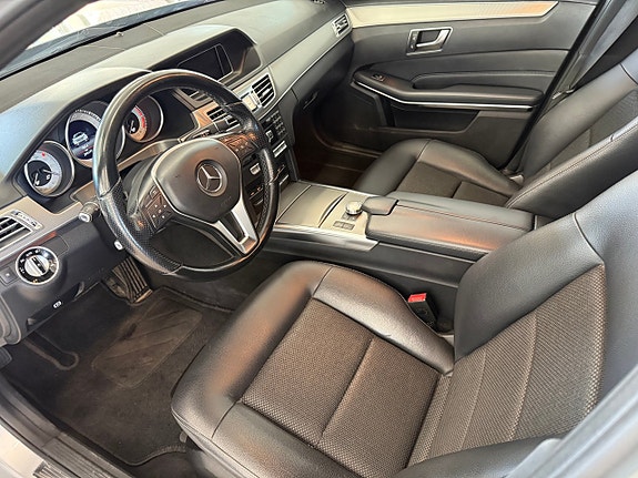 Mercedes-Benz E220 6 of 7