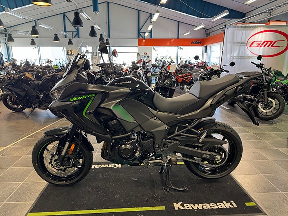 Kawasaki Versys 1100 4 of 4