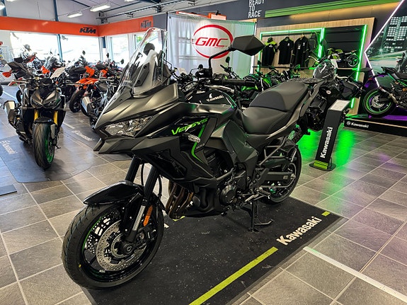 Kawasaki Versys 1100 3 of 4