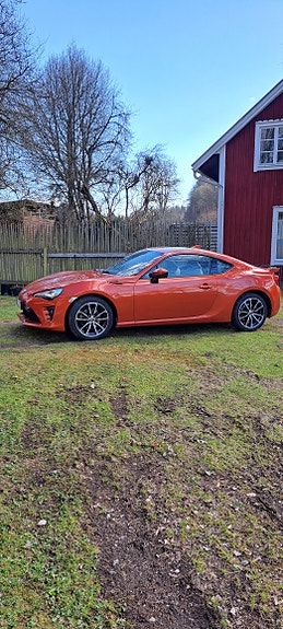 Toyota GT86 2 of 5