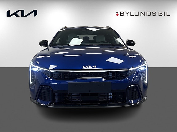 Kia K4 2 of 5
