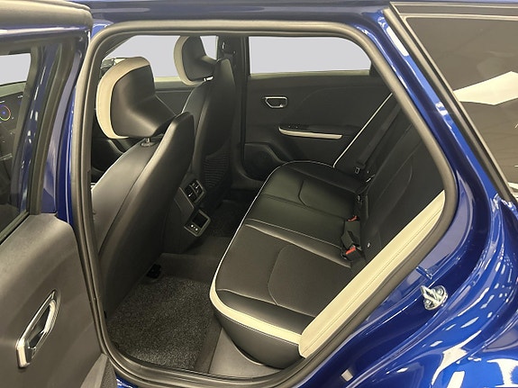 Kia K4 9 of 18