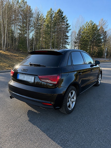 Audi A1 3 of 5