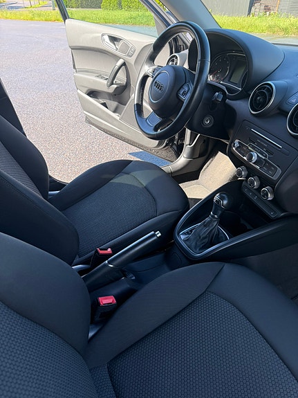Audi A1 4 of 5
