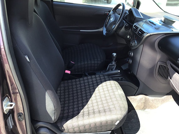 Toyota IQ 8 of 20