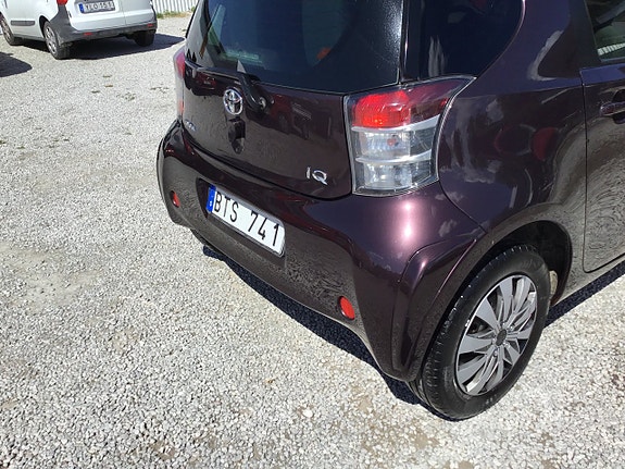 Toyota IQ 5 of 5