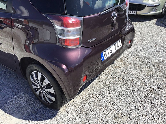 Toyota IQ 6 of 20