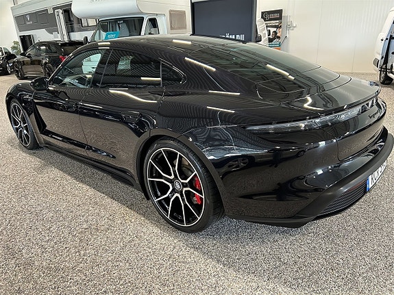 Porsche Taycan 4S 2 of 5
