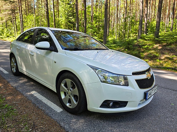 Chevrolet Cruze 3 of 5