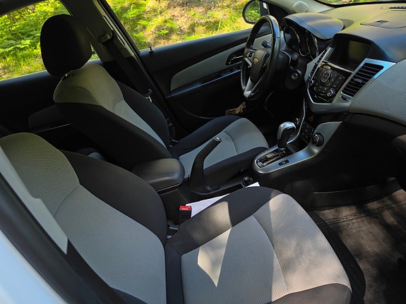 Chevrolet Cruze 10 of 21