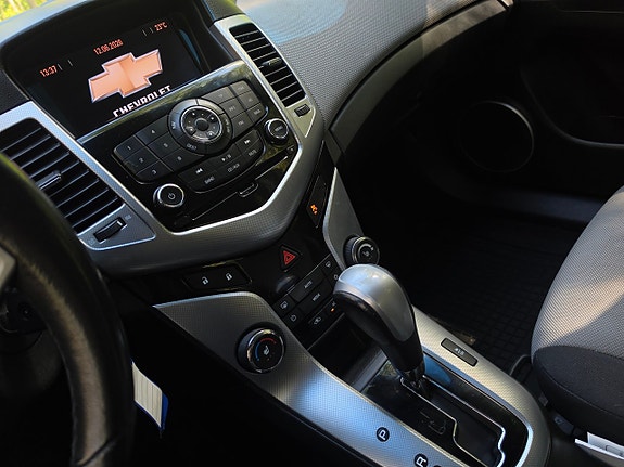Chevrolet Cruze 11 of 21