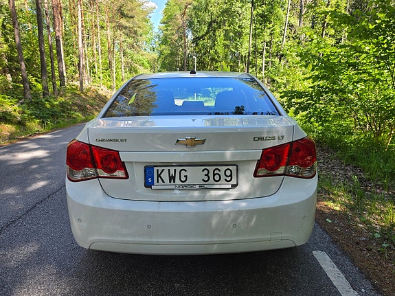 Chevrolet Cruze 6 of 21
