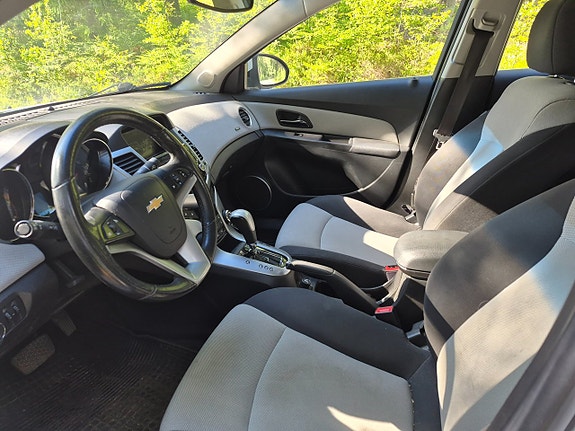 Chevrolet Cruze 15 of 21