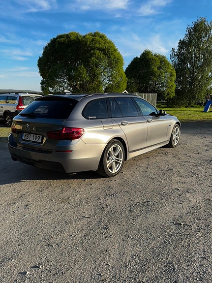 BMW 520d 3 of 5