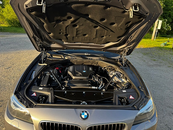 BMW 520d 4 of 5