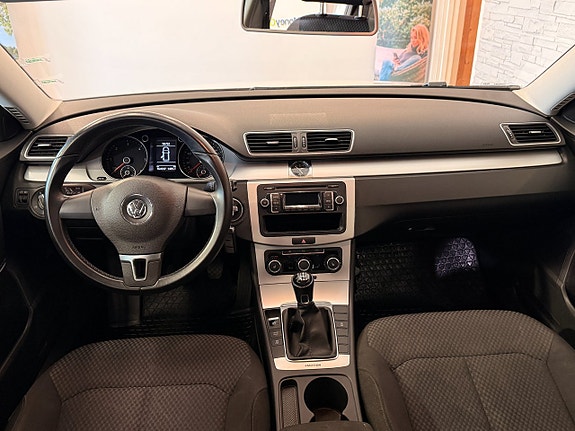 Volkswagen Passat 15 of 16