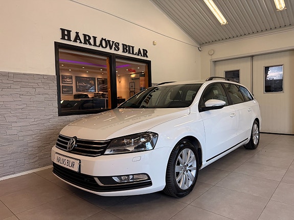 Volkswagen Passat 12 of 16