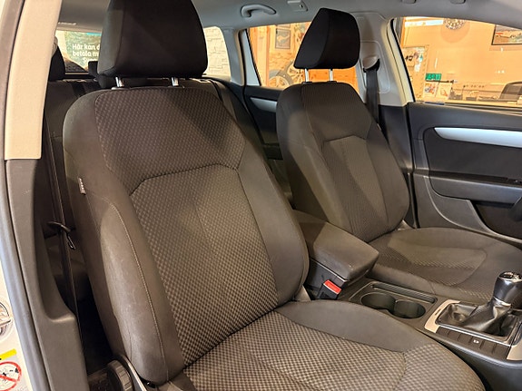 Volkswagen Passat 16 of 16