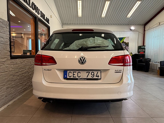 Volkswagen Passat 11 of 16