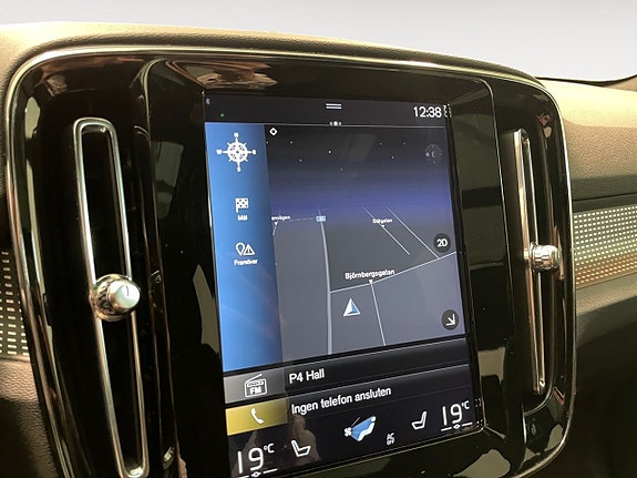 Volvo XC40 15 of 20