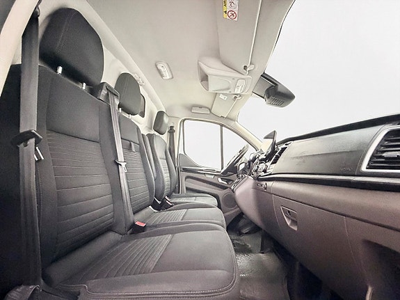 Ford Transit Custom 16 of 25