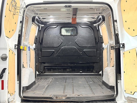 Ford Transit Custom 13 of 25