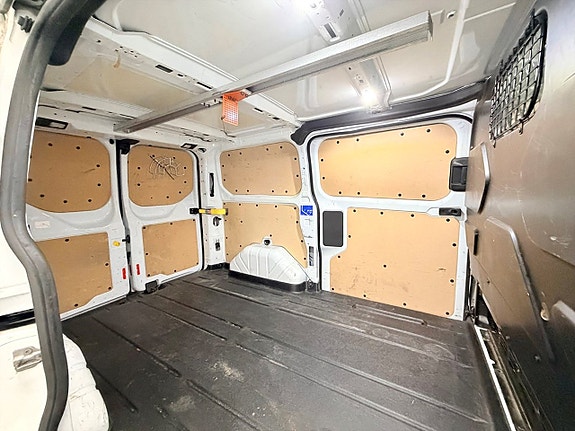 Ford Transit Custom 12 of 25