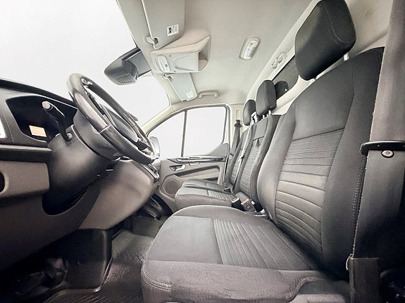 Ford Transit Custom 14 of 25