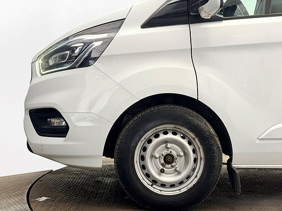 Ford Transit Custom 11 of 25