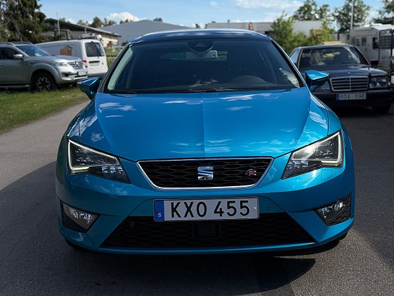 Seat Leon 2 of 5