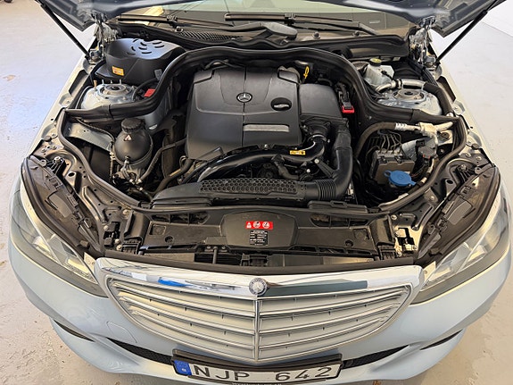 Mercedes-Benz E200 13 of 13