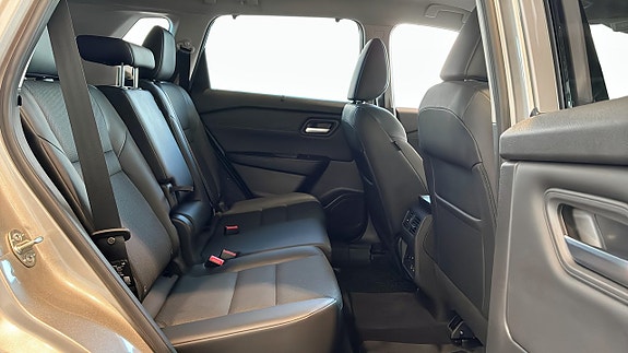 Nissan X-Trail 5 of 12