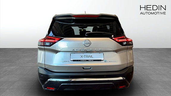 Nissan X-Trail 7 of 12