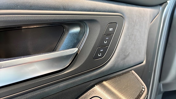 Nissan X-Trail 12 of 12