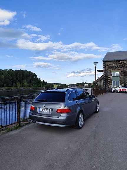 BMW 520d 3 of 4