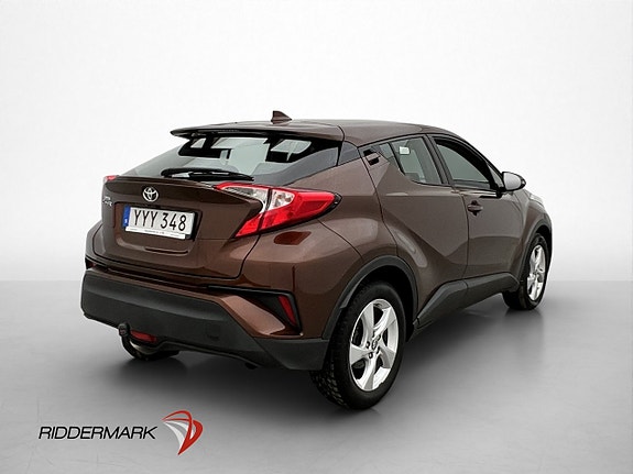 Toyota C-HR 4 of 5