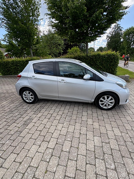 Toyota Yaris 4 of 5