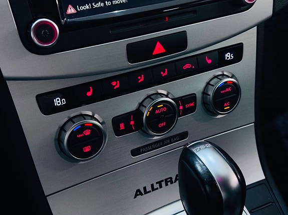 Volkswagen Passat Alltrack 12 of 20