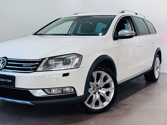 Volkswagen Passat Alltrack 3 of 5