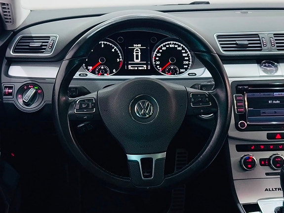 Volkswagen Passat Alltrack 17 of 20