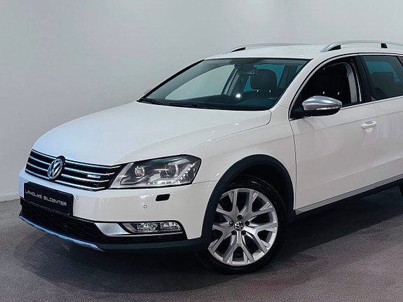 Volkswagen Passat Alltrack 2 of 5