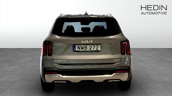 Kia Sorento 5 of 12