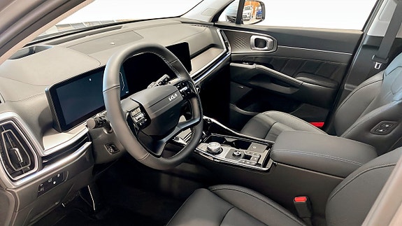 Kia Sorento 8 of 12