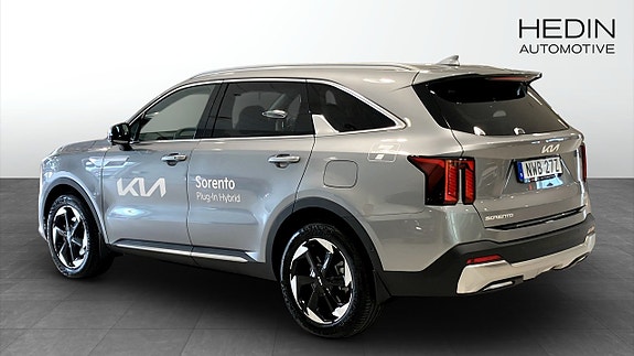 Kia Sorento 6 of 12