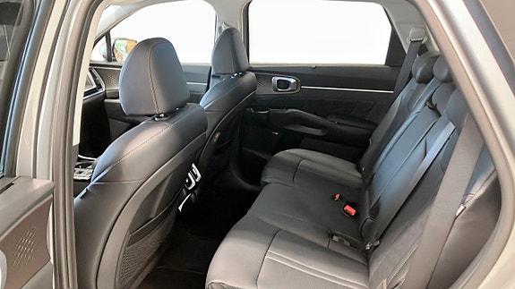 Kia Sorento 9 of 12
