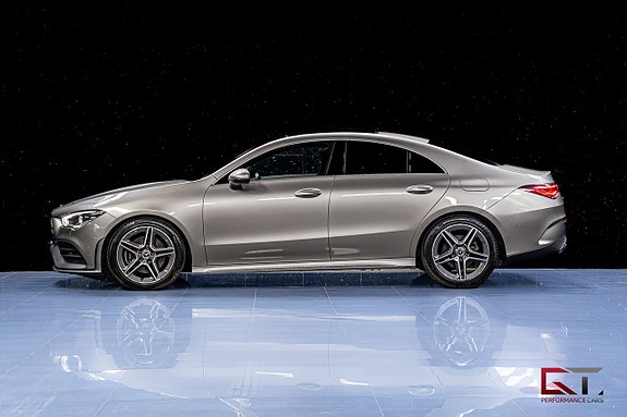 Mercedes-Benz CLA200 4 of 5