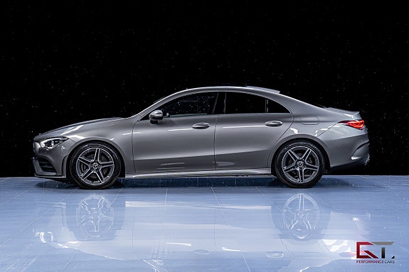 Mercedes-Benz CLA200 4 of 5