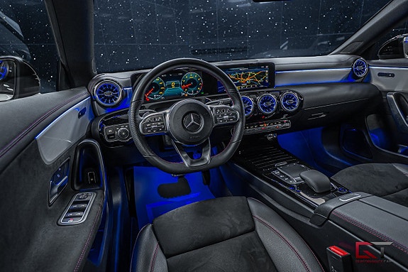 Mercedes-Benz CLA200 10 of 19